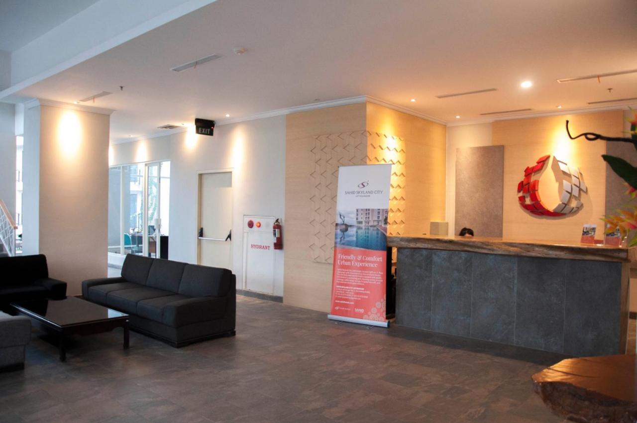 Skyland City Hotel Jatinangor Cilimus ภายนอก รูปภาพ
